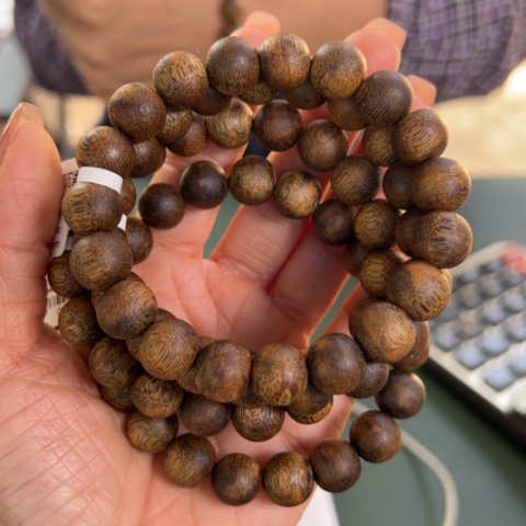 沉香手串蓝宝石9克卡1.1多样性发1条