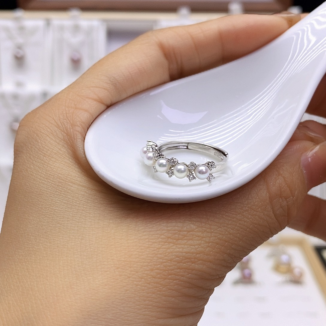 淡水珍珠戒指银S925镶嵌佳**?