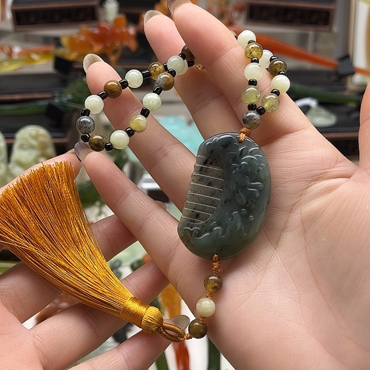 蛇纹石玉岫玉挂坠未镶嵌