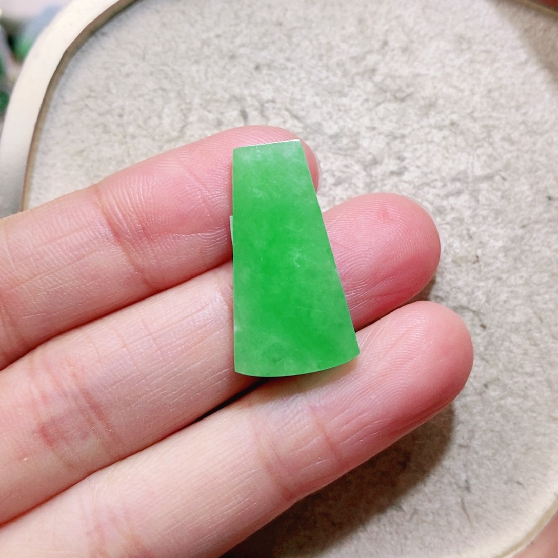 【闪购商品】未镶嵌挂件翡翠裸石