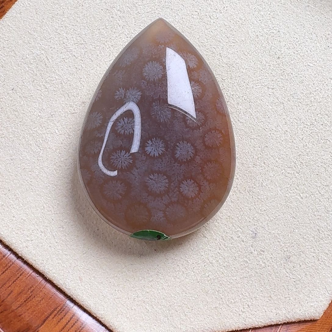 未镶嵌吊坠(不含链)硅化玉