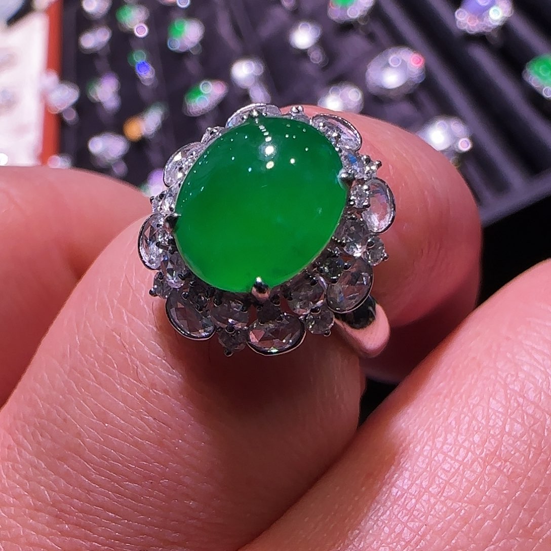 翡翠18K金镶嵌戒指