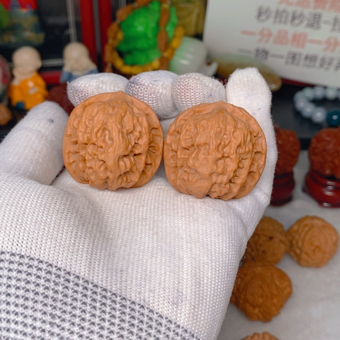 文玩核桃吊坠野狼