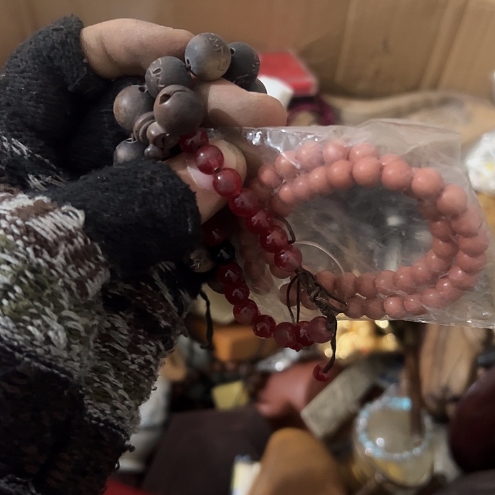 呼***娃琉璃手工艺品日用百货手工艺品