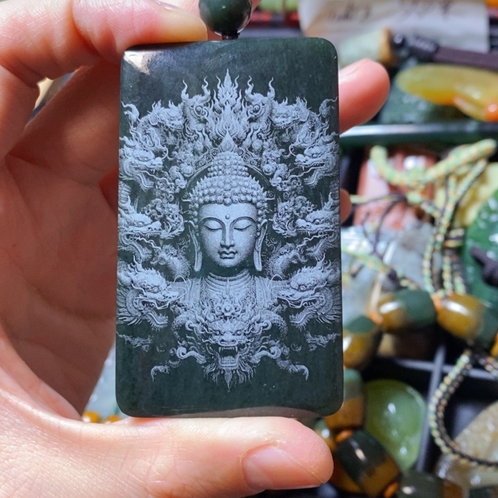 透闪石质玉颈饰未镶嵌