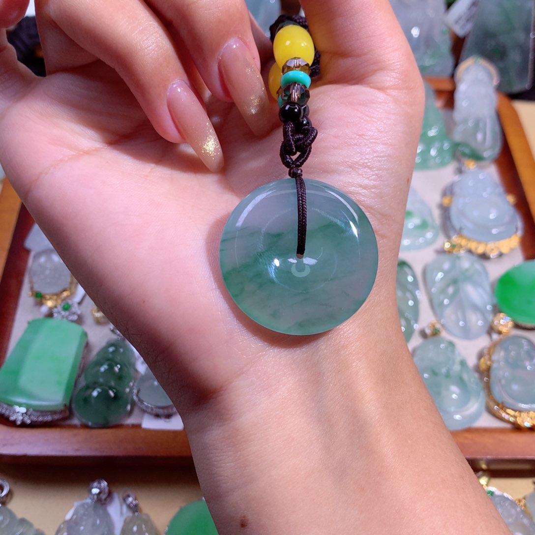 翡翠吊坠(不含链)未镶嵌