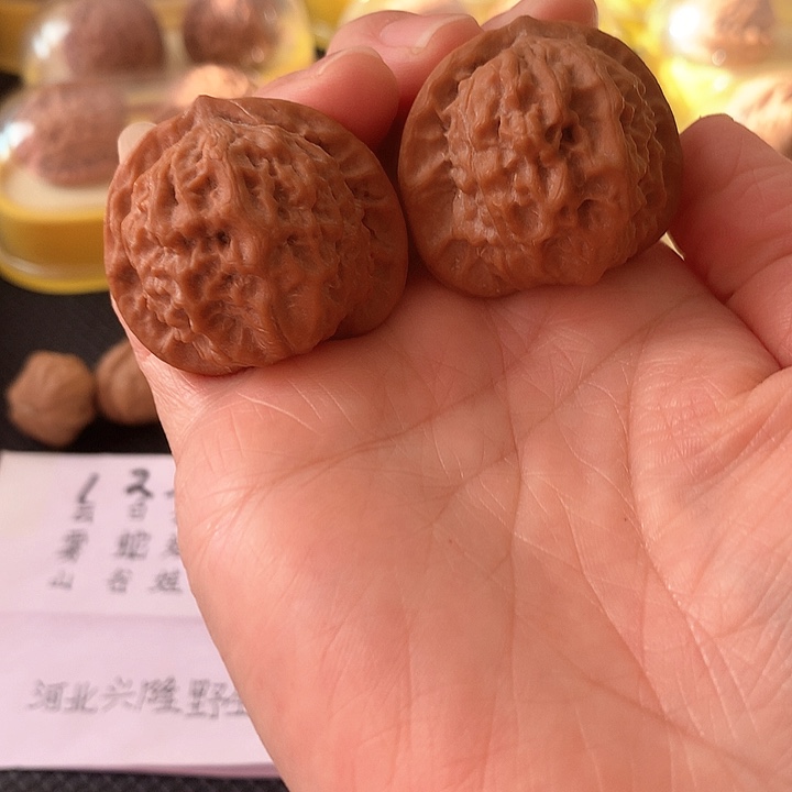 文玩核桃吊坠38尺瓷娃娃