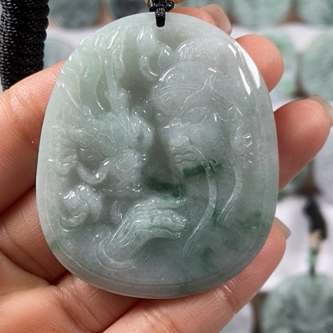 翡翠颈饰未镶嵌关二爷福利