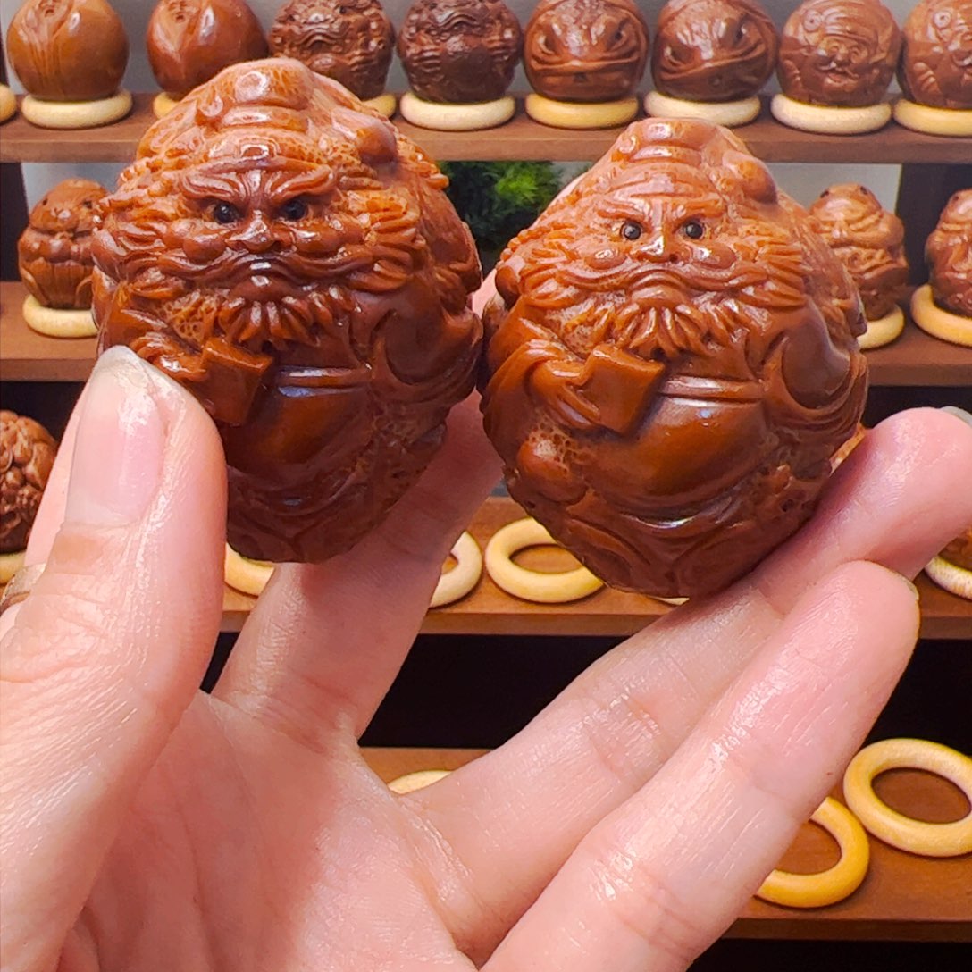 橄榄核手串牛***丸钟馗一对