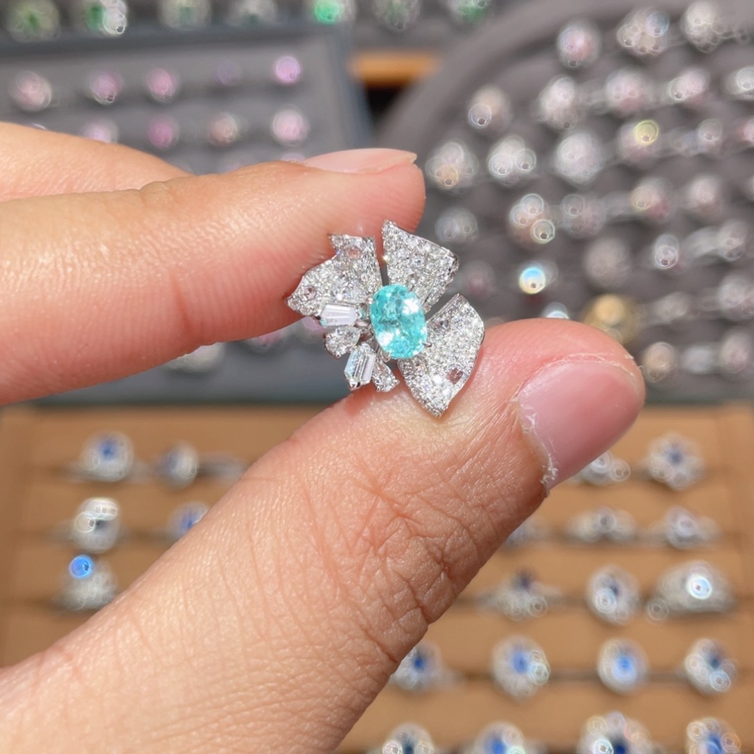 帕拉依巴碧玺戒指18K金镶嵌0.63ct