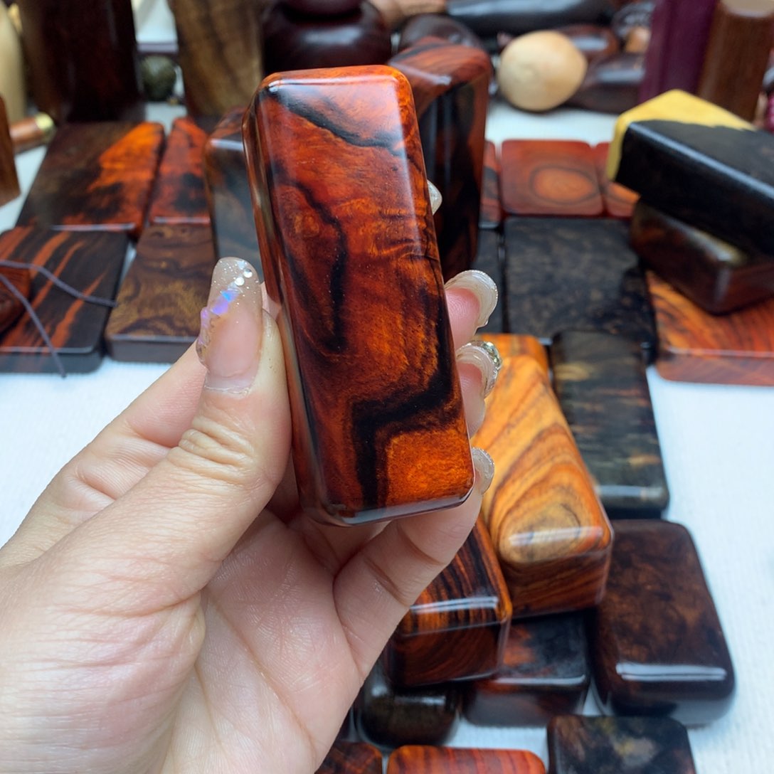 交趾黄檀（大红酸枝）泽***王