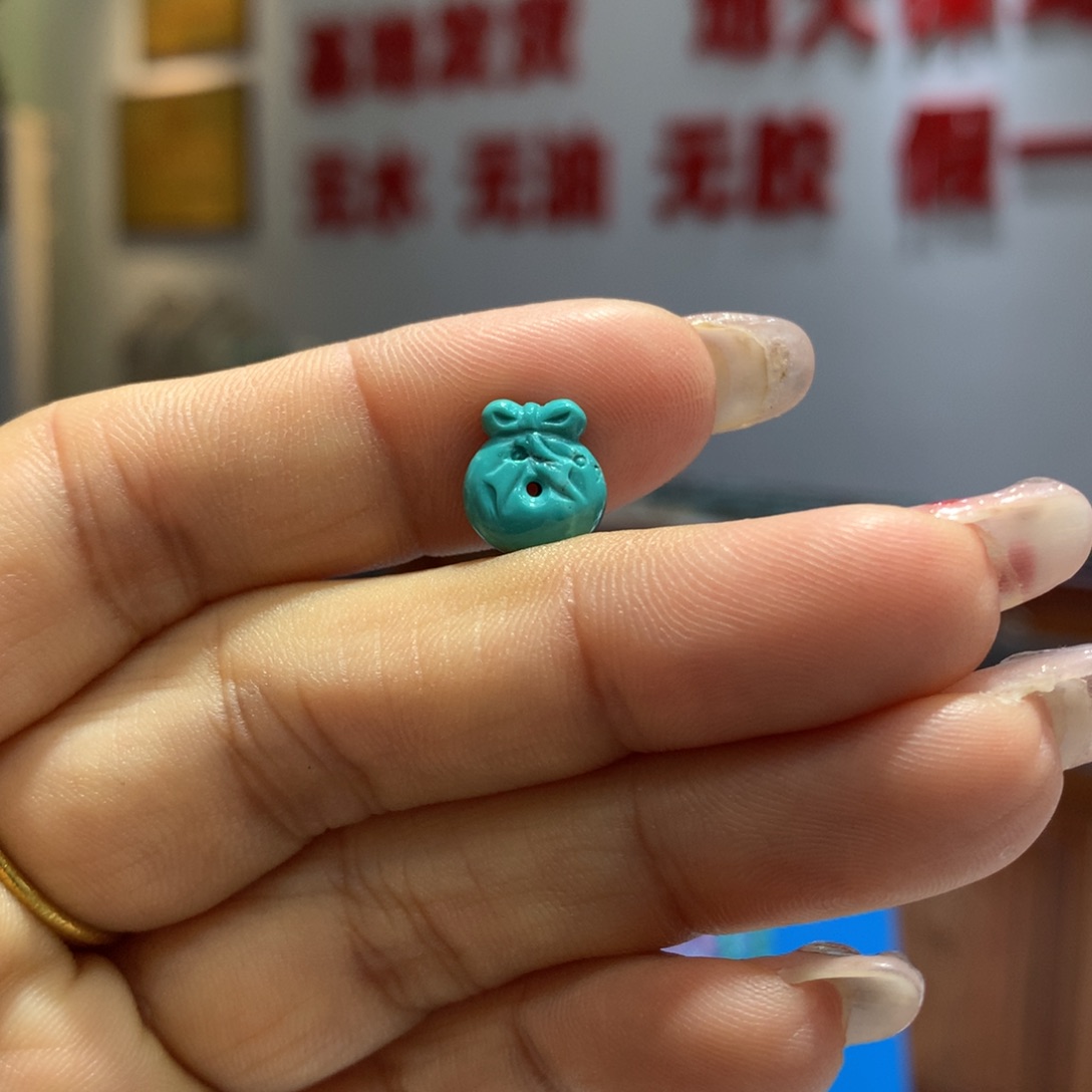 绿松石配饰未镶嵌