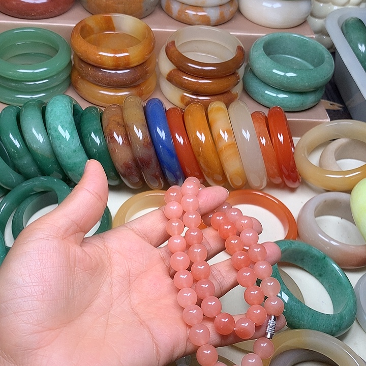 石英质玉手镯未镶嵌