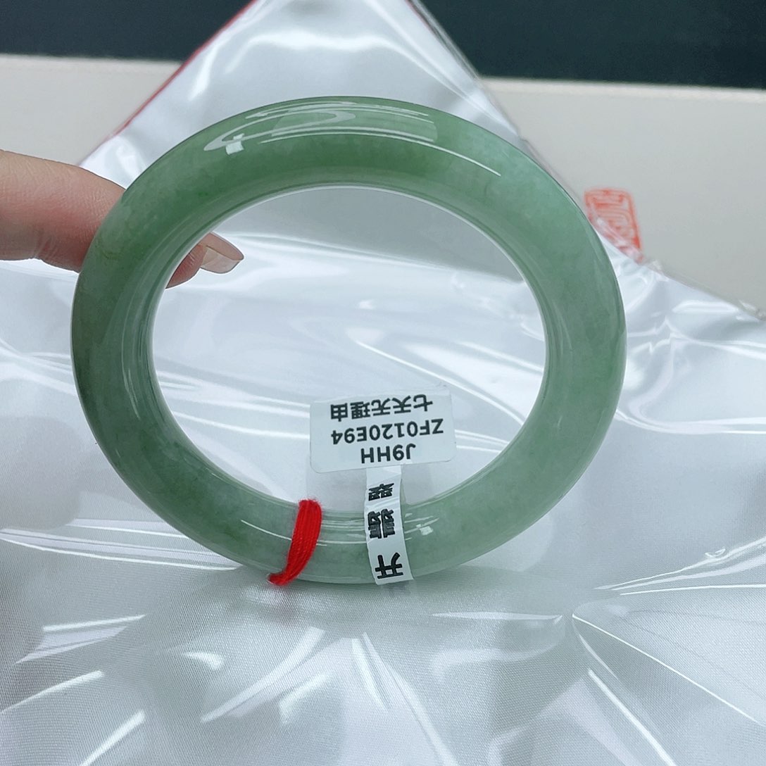 翡翠手镯未镶嵌圆57.7