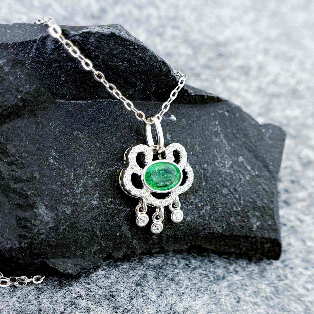 ZBZMD529-天然祖母绿吊坠（主石约1克拉）