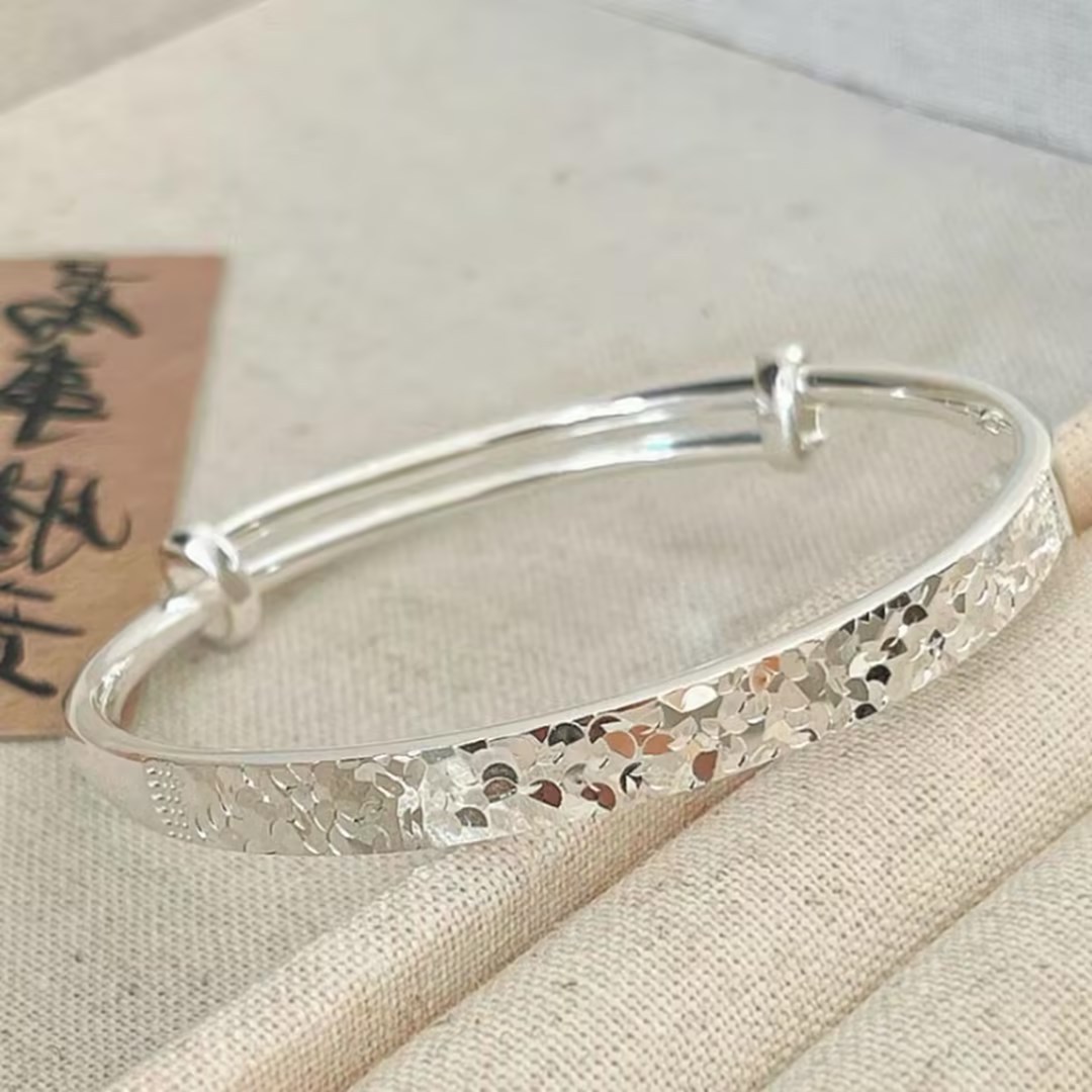 足银手镯 碎冰冰手镯推拉款 足银999女款时尚气质碎碎冰纹可调节