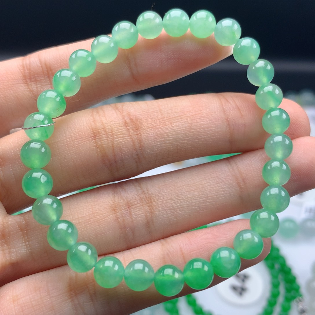 翡翠手链未镶嵌卡