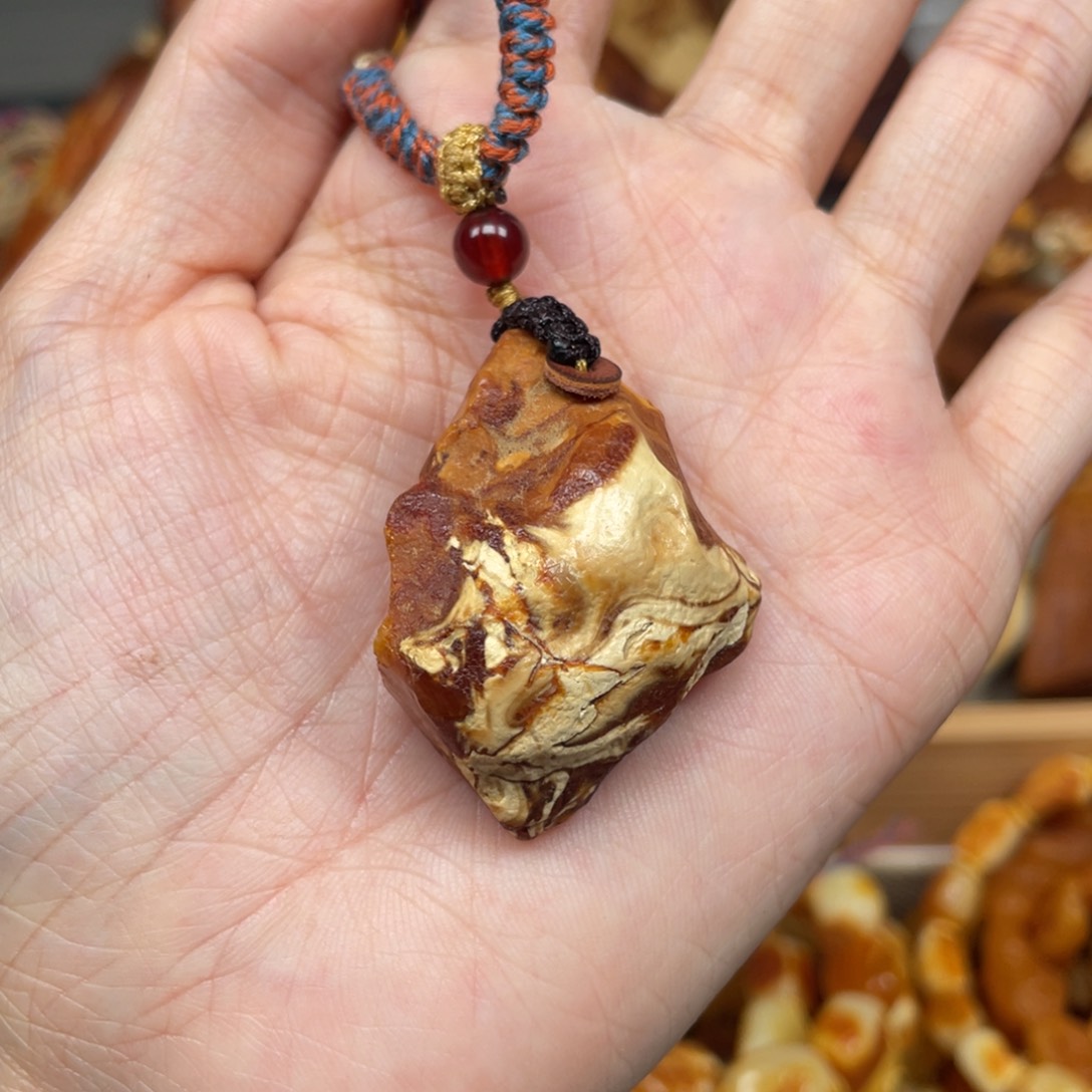 蜜蜡珠宝奇石未镶嵌