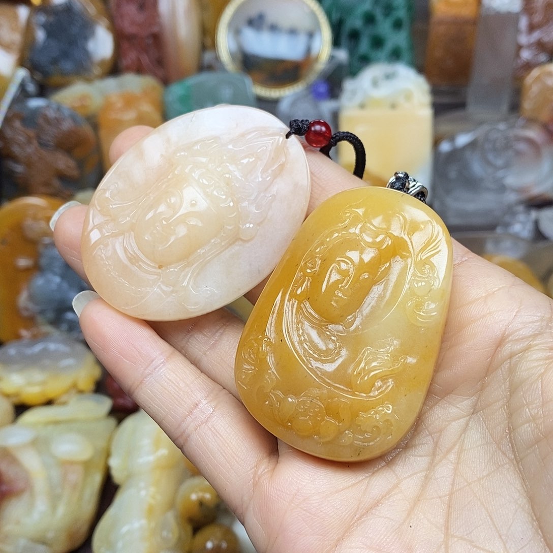 石英质玉未镶嵌颈饰