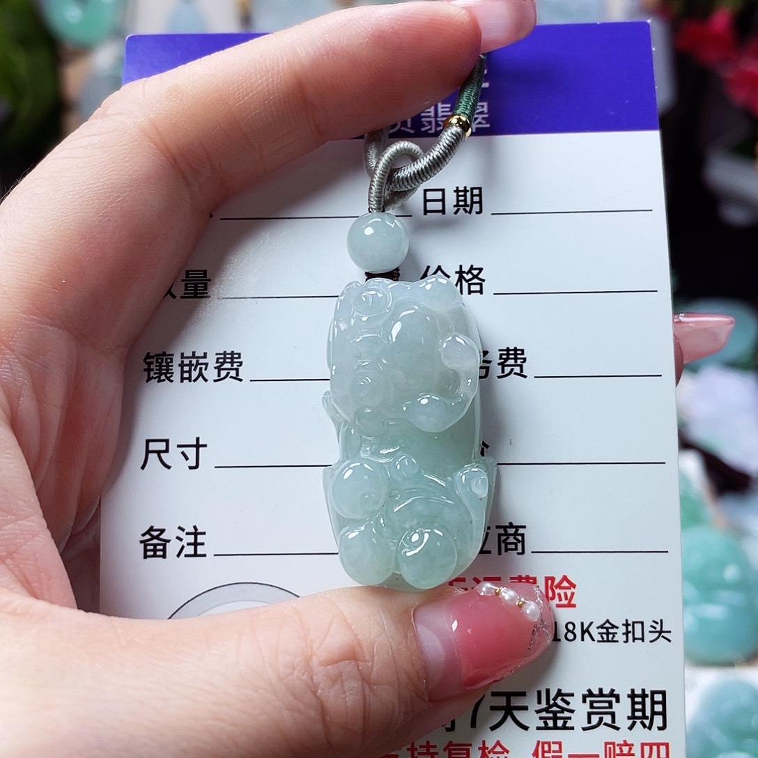 翡翠未镶嵌颈饰貔貅09