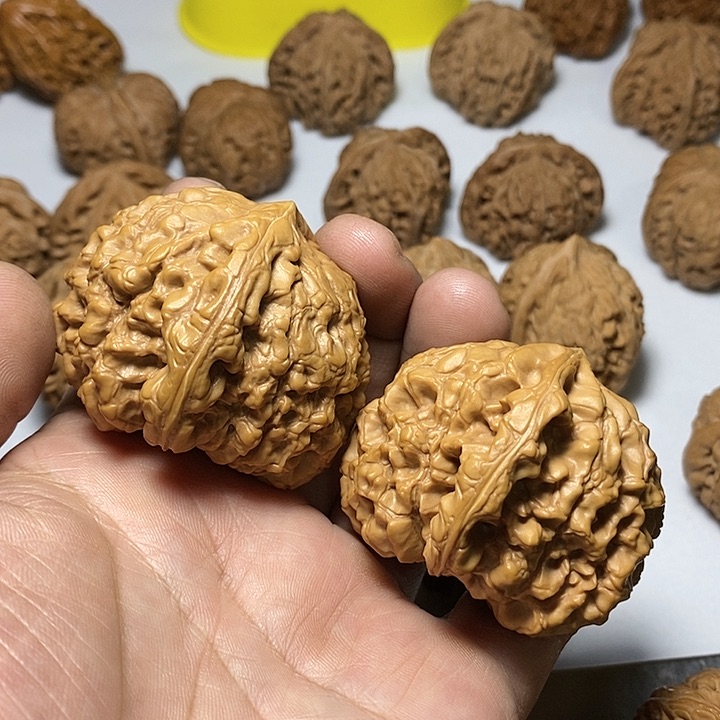 文玩核桃把件52尺，有修龙鼎