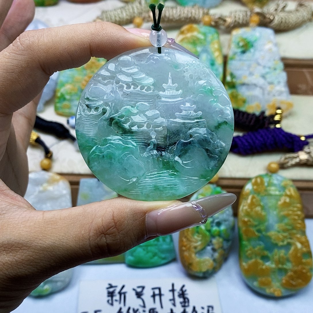 翡翠未镶嵌颈饰翡翠