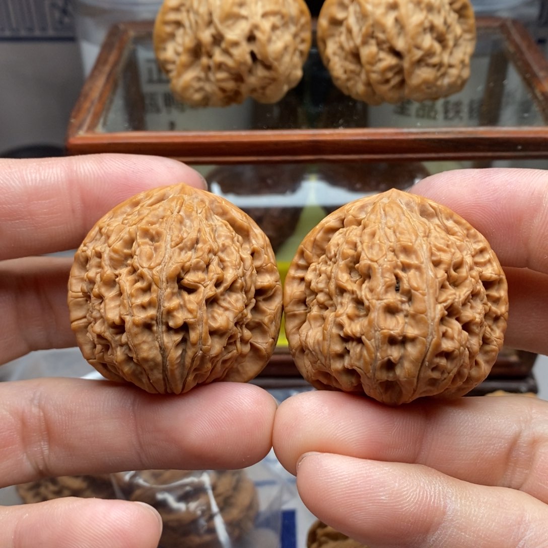 核桃把件四零水龙纹