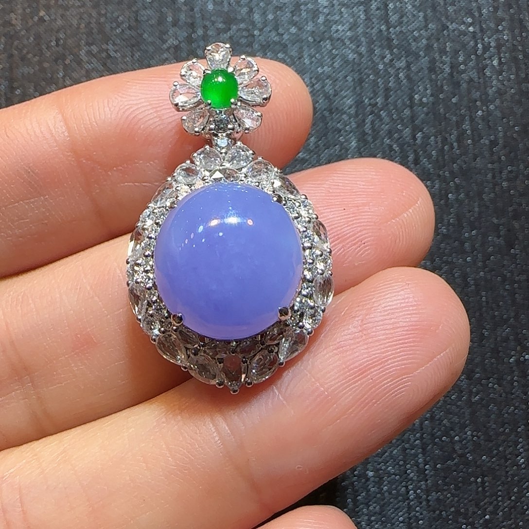 翡翠18K金镶嵌颈饰紫色蛋面吊坠