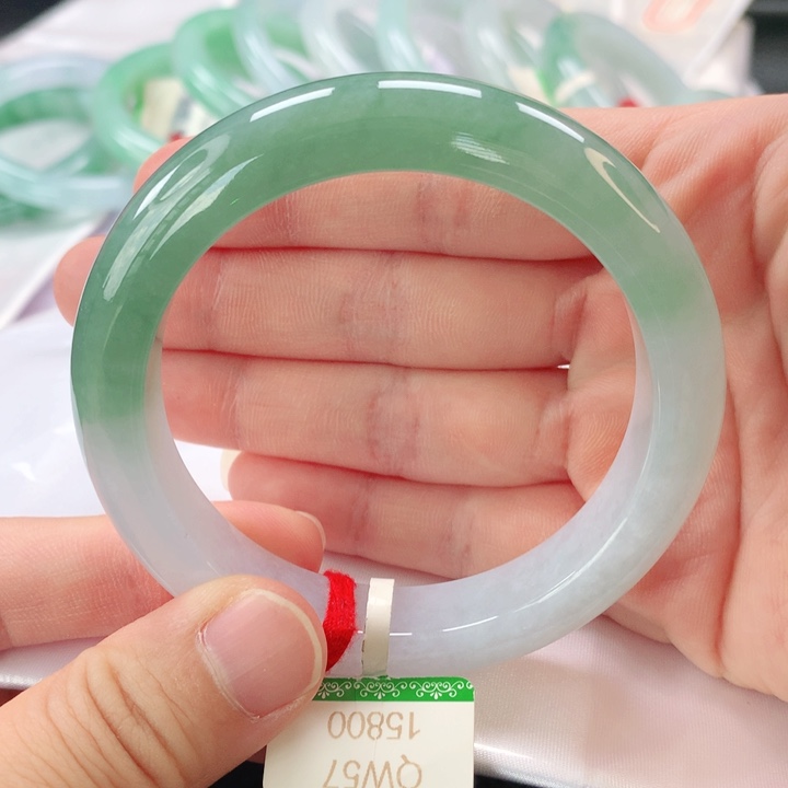 翡翠手镯未镶嵌缅甸A货翡翠手镯