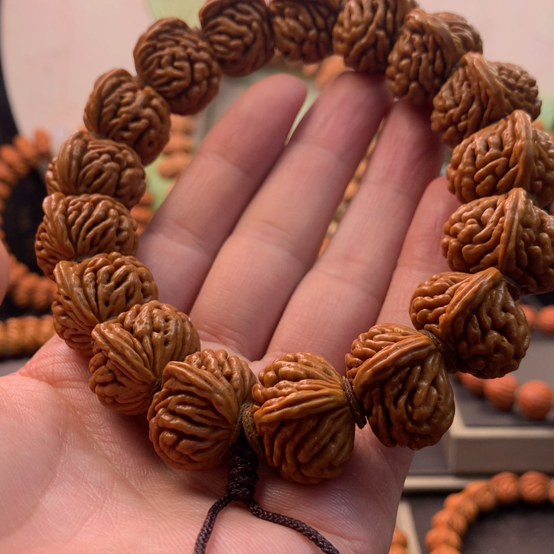 【闪购商品】桃核手串22刺龙手串