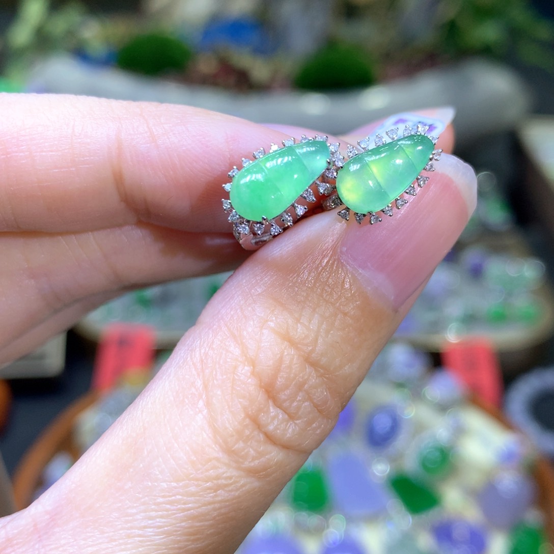 【闪购商品】翡翠颈饰18K金镶嵌翡翠吊坠项链