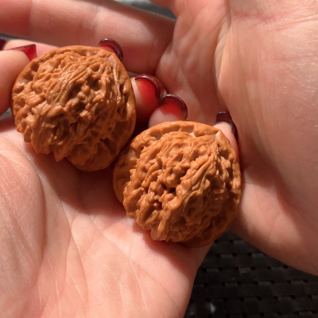 文玩核桃把件三角白