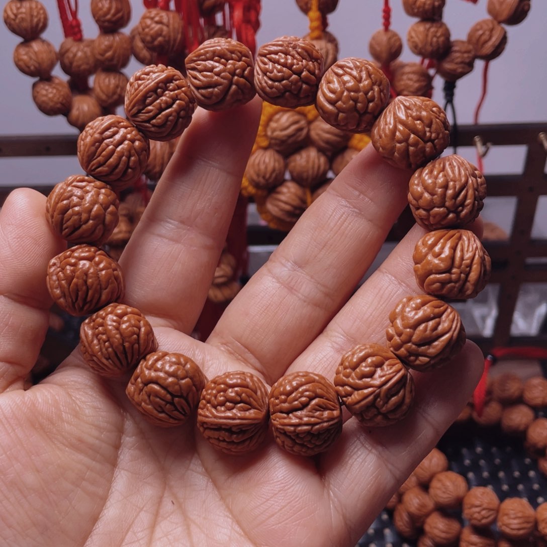 木质类龙纹桃枭手串