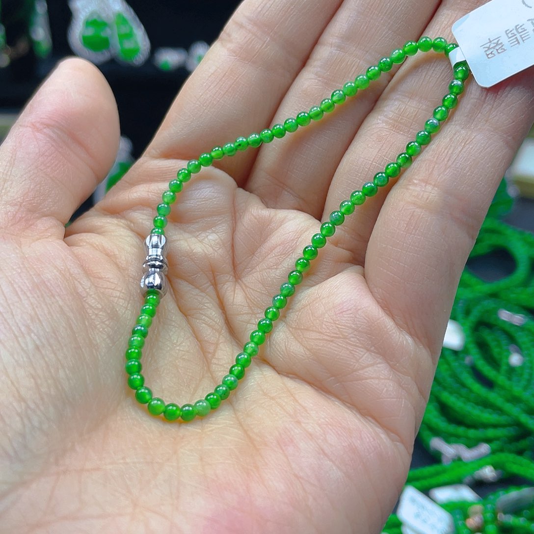 翡翠颈饰未镶嵌天然A货翡翠2.5阳绿