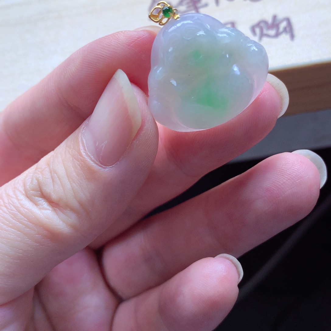 翡翠颈饰18K金镶嵌吊坠