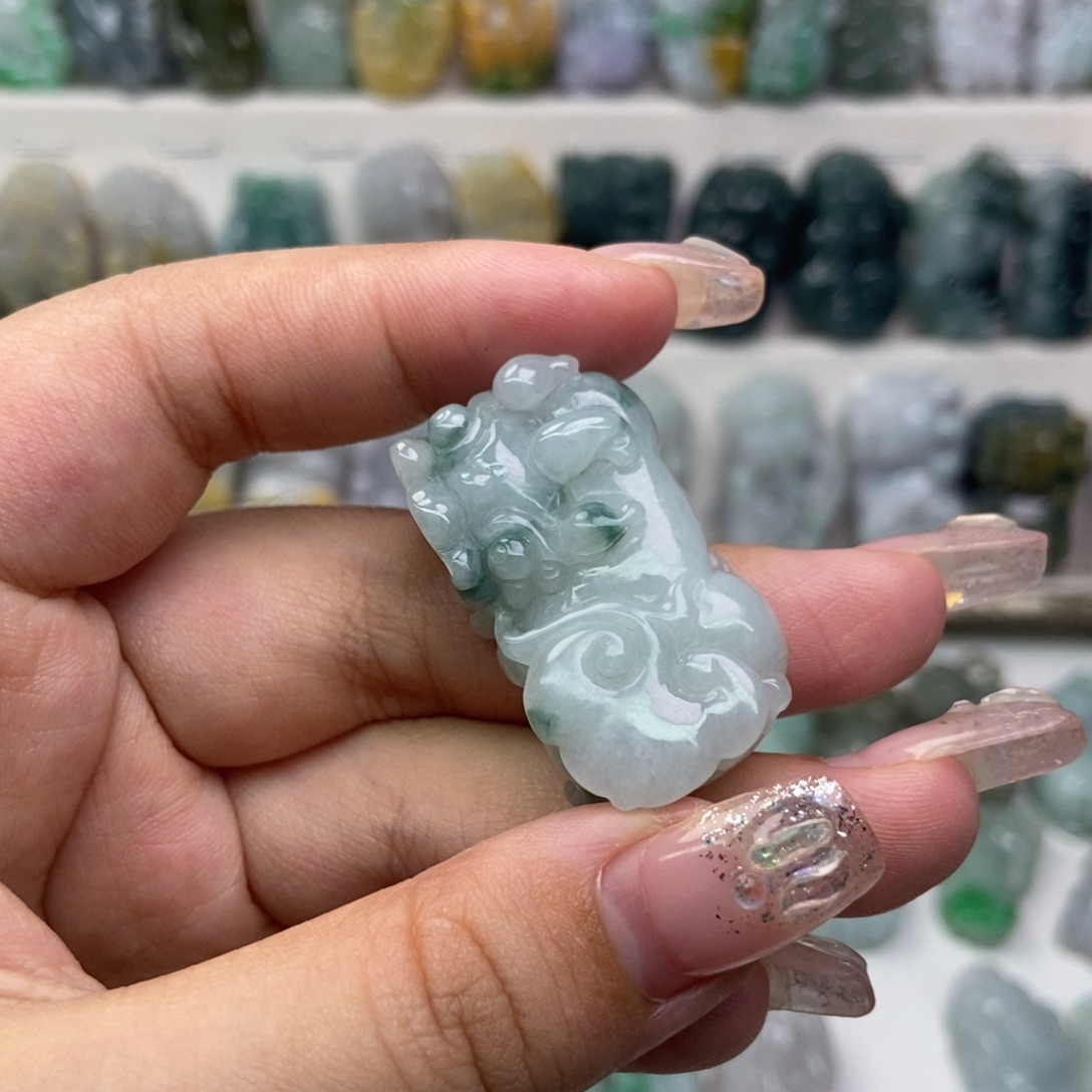 吊坠(赠链)未镶嵌翡翠