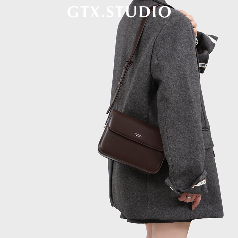 谷田西原创美拉德小方包女斜挎复古高级感时尚棕色牛皮豆腐包