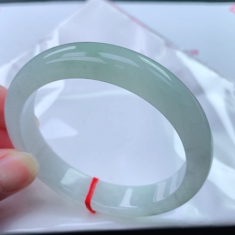 翡翠手镯（圆镯）未镶嵌12 号翡翠手镯