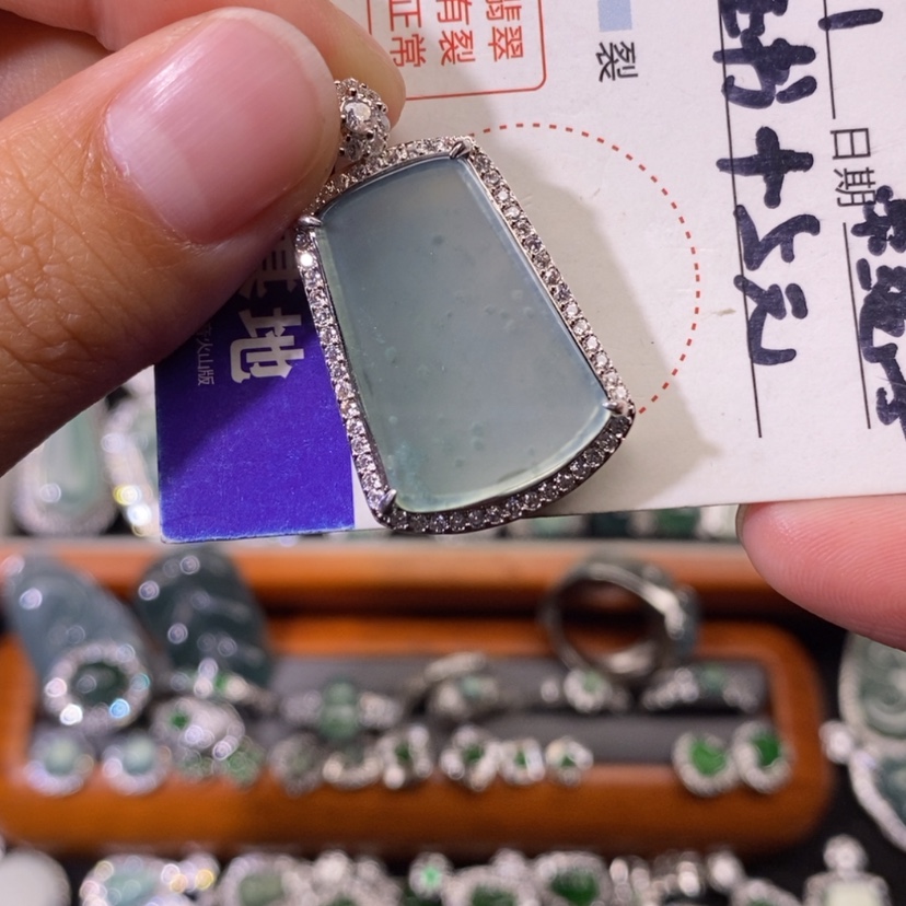 【闪购商品】翡翠颈饰未镶嵌天然