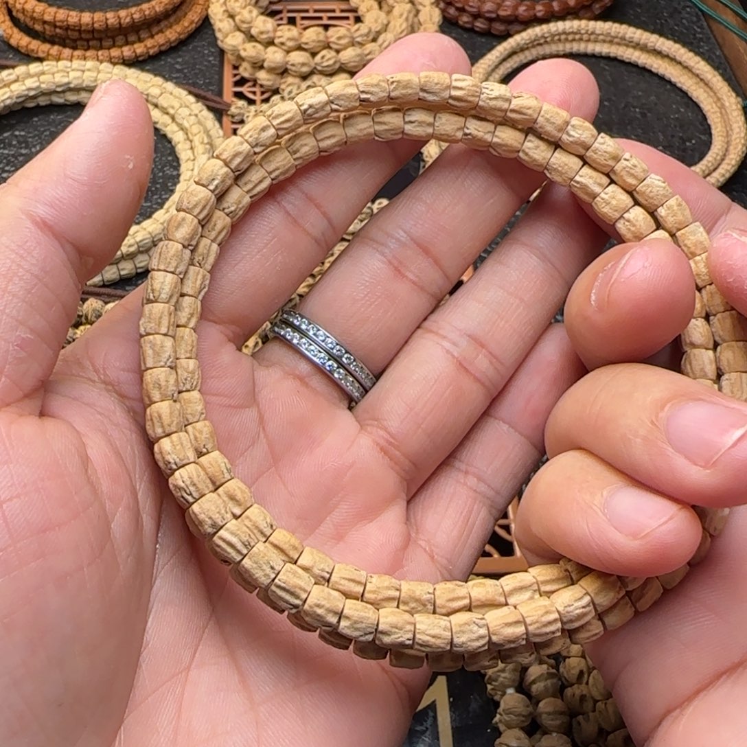 柏香籽/百香籽吊坠一****猪