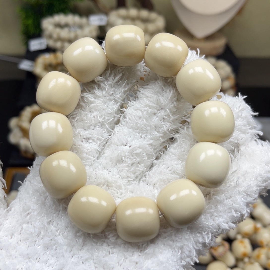 菩提根/象牙果吊坠2.16.7微瑕大白桶