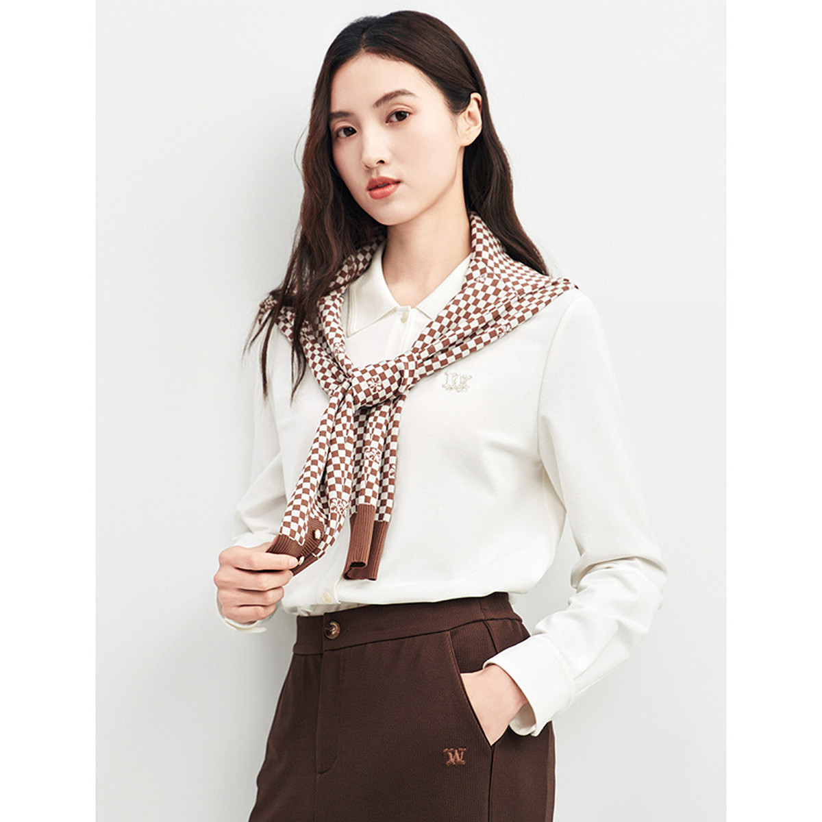 【CC专属】简约logo刺绣气质通勤款款白衬衫百搭上衣EE00701V1