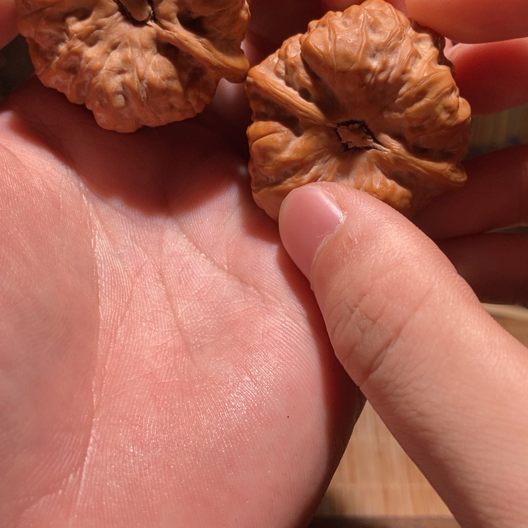 黄***酒吊坠文玩核桃蛤蟆头D09