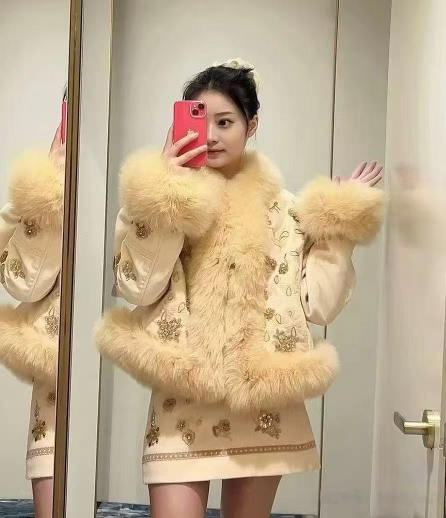 《no退no换默认微瑕》时尚中式毛拼接绣花外套半裙