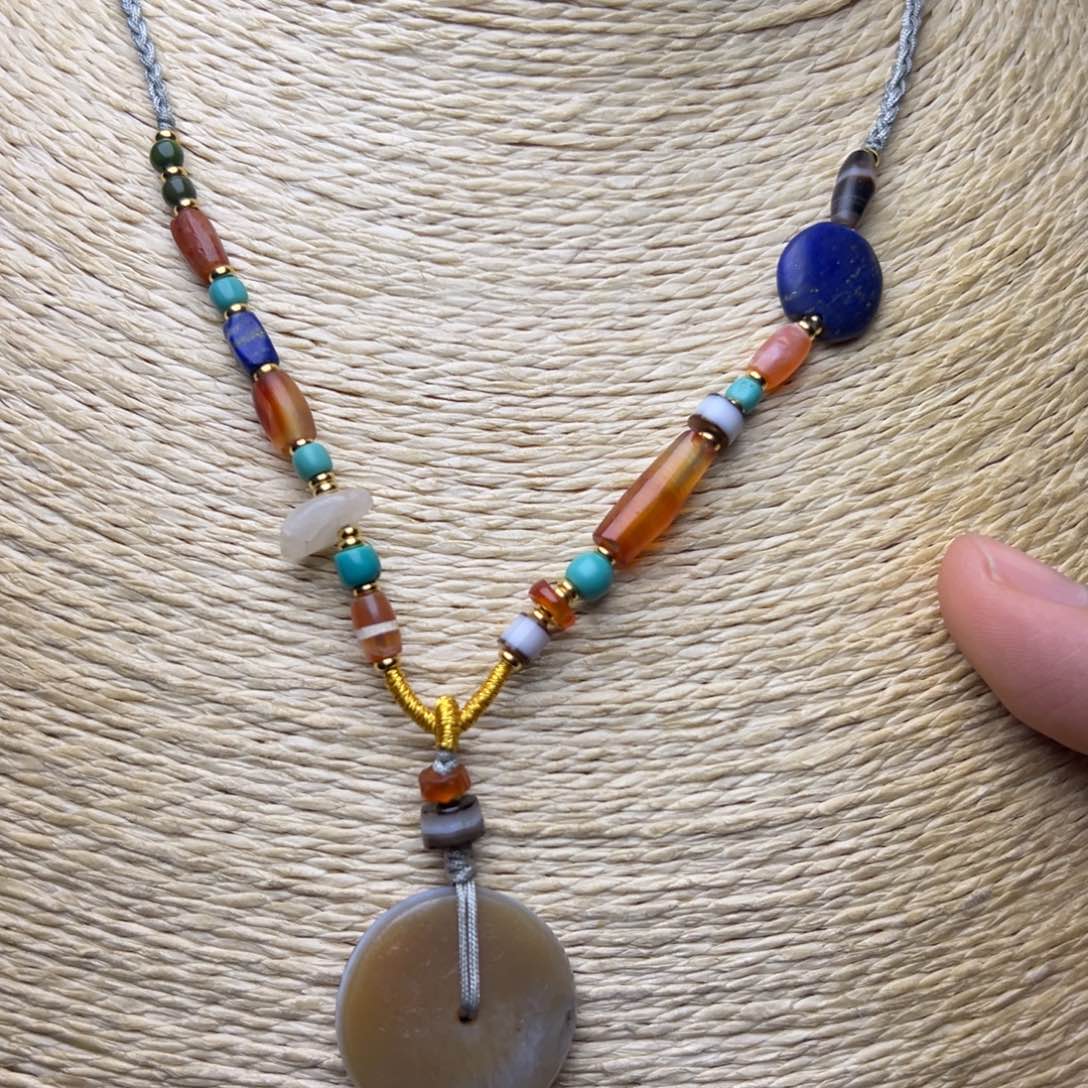 只买单纯的吊坠，没带链子，属的性质。