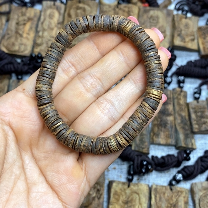 沉香手串S****n0.8片珠7.5克