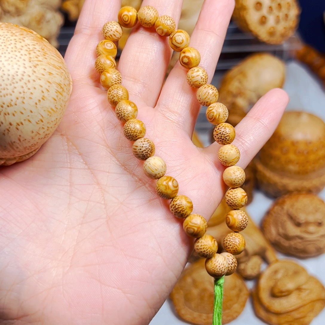 艳***儿竹雕竹雕。        