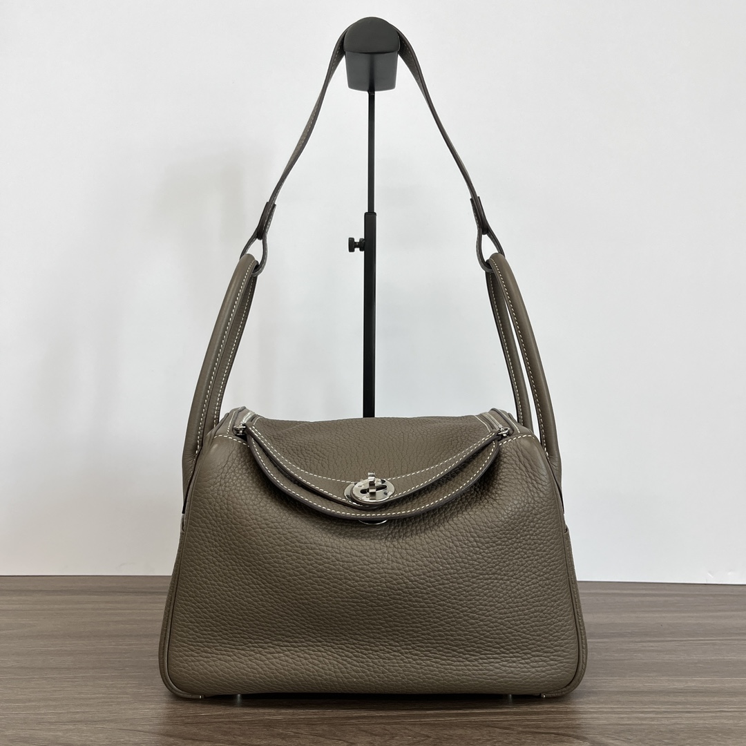 95新 Hermes/爱马仕 Lindy26大象灰银扣手提包 93530
