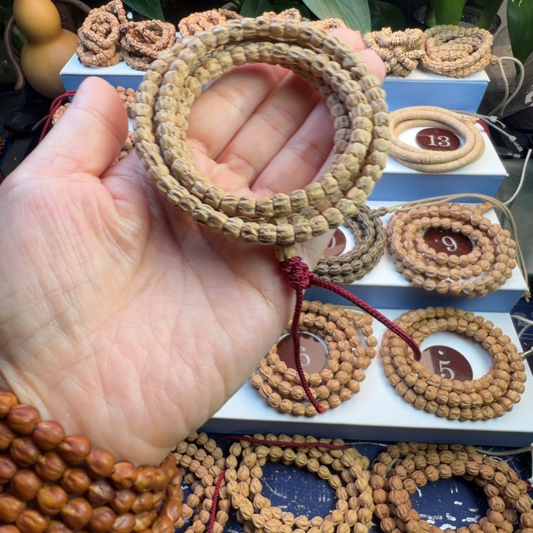 枞***炮柏香籽/百香籽吊坠