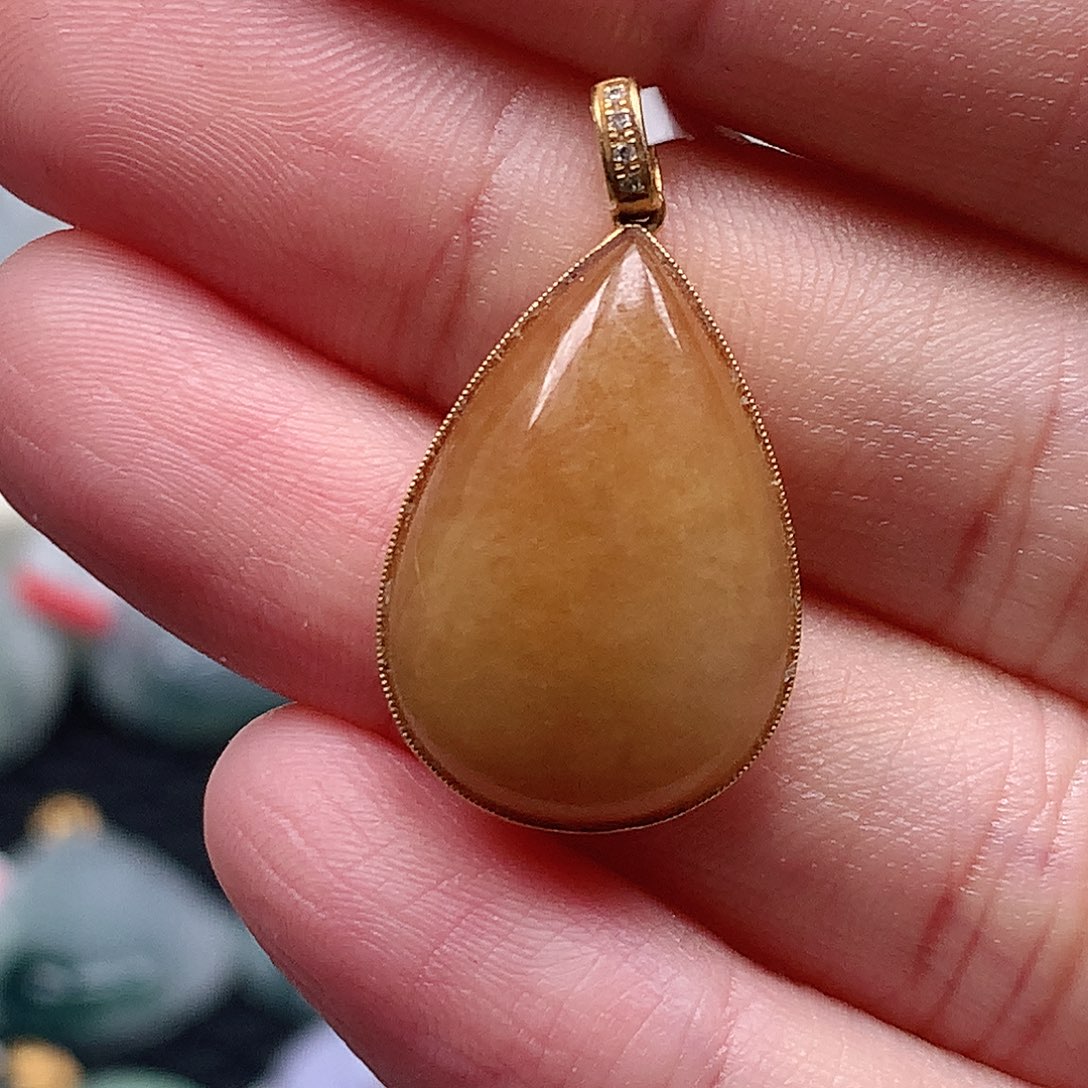 颈饰18K金镶嵌翡翠翡翠吊坠